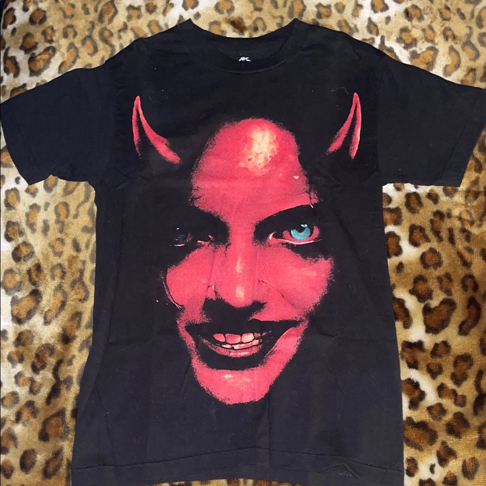 Works Of Madness T-Shirt The Red Queen Design